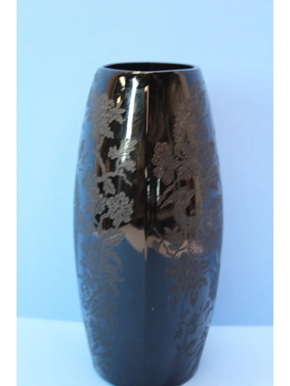 Vtg Asian Peacock & Rose Nora Bird Reverse Black/Ebony Porcelain Etched Vase 8x6